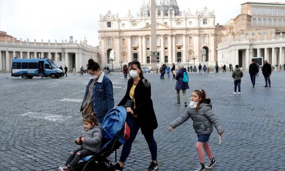 «Λευκή ζώνη» η Ιταλία: Εμβολιάζονται ανήλικοι από 12 ετών και πάνω